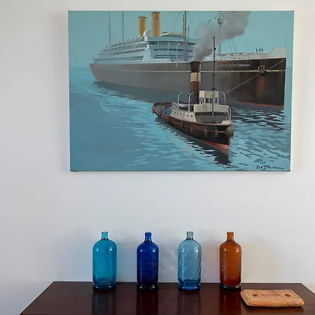 La Moorings *